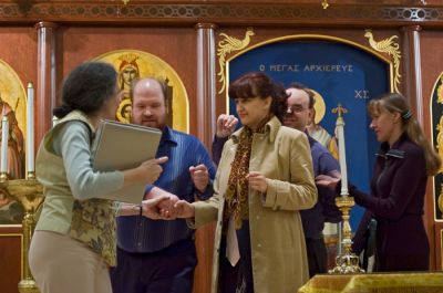 Репетиция финального обхода алтаря.
